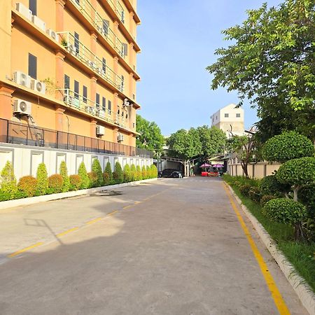 Joli Hotel Phnom Penh Exterior photo